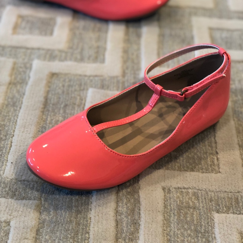 Crazy 8 Sandals
